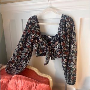 E.SSUE Lantern sleeve tie-front crop top